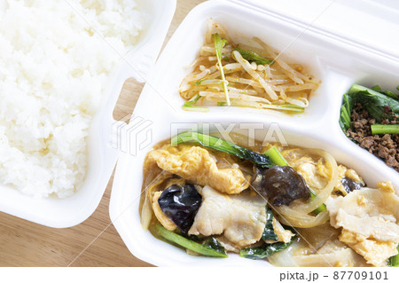 美味しい豚肉とキクラゲの中華炒めのテイクアウト 87709101