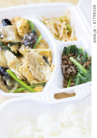 美味しい豚肉とキクラゲの中華炒めのテイクアウト 美味しい豚肉とキクラゲの中華炒めのテイクアウト 87709106