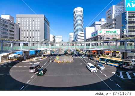 日本の横浜都市景観 新横浜駅周辺工事などを望む 地下鉄 新駅 をつくっています の写真素材