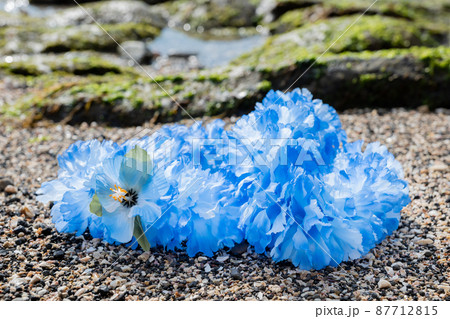 創作雑貨　ハワイアンレイ　岩　海岸　手作り　ブルー　ブルーレイ　blue 87712815