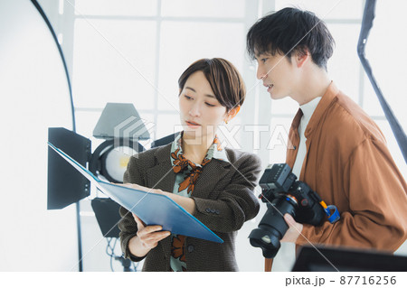 カメラマン 撮影 カメラマン 撮影 87716256