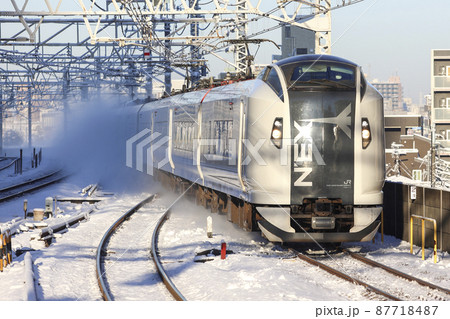雪の日の朝 87718487