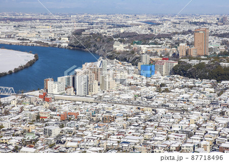 雪の日の町 87718496