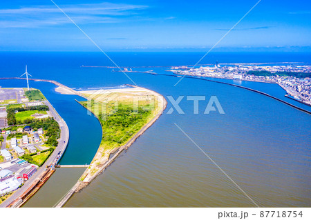 利根川河口の銚子港(右)と波崎港(左) (千葉県銚子市、茨城県神栖市) 利根川河口の銚子港(右)と波崎港(左) (千葉県銚子市、茨城県神栖市) 87718754