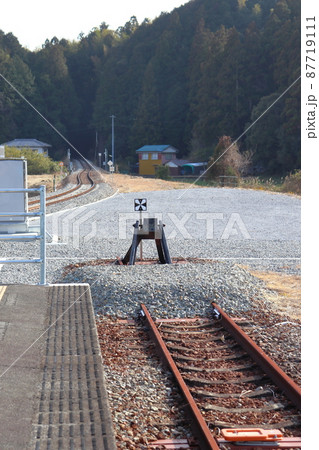 牟岐線の終着駅 阿波海南駅の車止めと阿佐海岸鉄道の軌道 牟岐線の終着駅 阿波海南駅の車止めと阿佐海岸鉄道の軌道 87719111