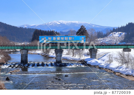 秋田内陸縦貫鉄道と森吉山 秋田内陸縦貫鉄道と森吉山 87720039
