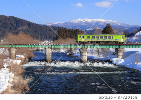 秋田内陸線縦貫鉄道と森吉山 秋田内陸線縦貫鉄道と森吉山 87720158