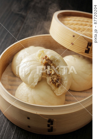 せいろで蒸したての熱々の肉まん せいろで蒸したての熱々の肉まん 87720204
