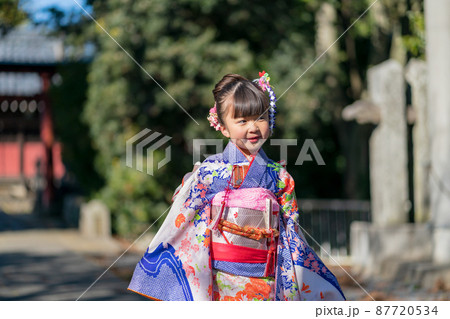 7歳の七五三詣 7歳の七五三詣 87720534
