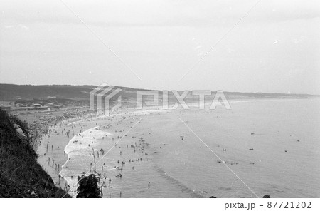 昭和44年（1969年）の夏の阿字ヶ浦海水浴場を高台より眺めるの写真素材