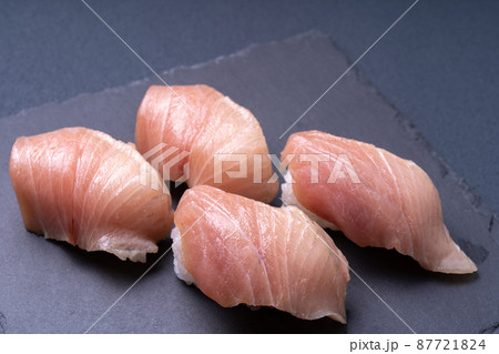 ぶりのにぎり寿司 87721824