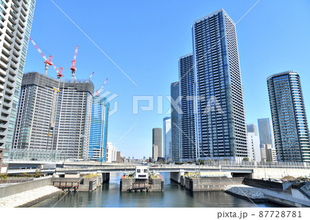朝潮小橋より黎明大橋／朝潮運河周辺を望む(東京都中央区)【2022.2】 87728781
