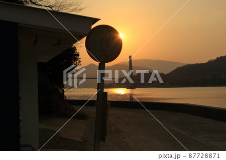 夕暮れ時の大芝島 87728871