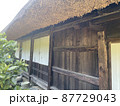 古民家の軒先 87729043