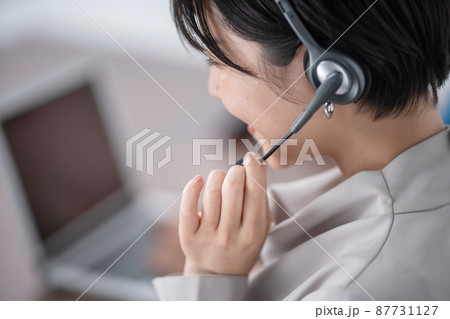 ビジネス　オペレーター　女性 87731127