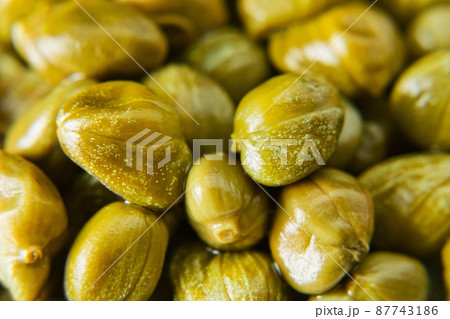 Marinated capers Marinated capers 87743186