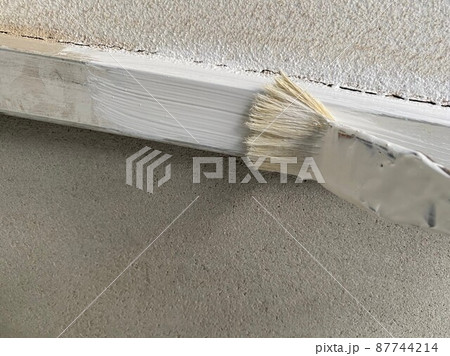 刷毛での塗装 87744214