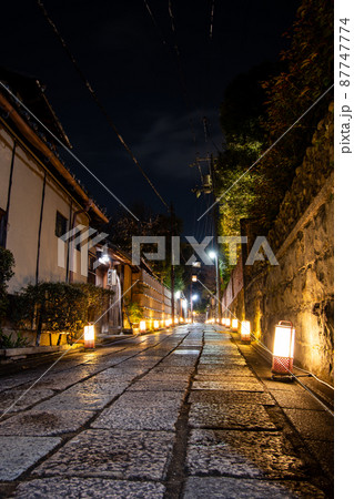 夜の京都石塀小路 花灯路 夜の京都石塀小路 花灯路 87747774