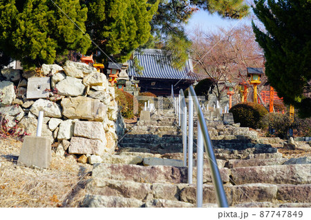 【瀬戸内三十三観音霊場】第十一番 明王寺の冬の参道8 岡山県岡山市東区 【瀬戸内三十三観音霊場】第十一番 明王寺の冬の参道8 岡山県岡山市東区 87747849