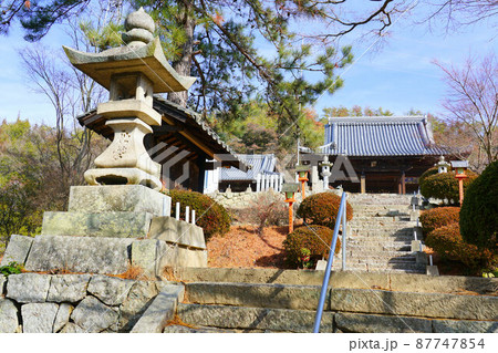 【瀬戸内三十三観音霊場】第十一番 明王寺の冬の参道13 岡山県岡山市東区 【瀬戸内三十三観音霊場】第十一番 明王寺の冬の参道13 岡山県岡山市東区 87747854