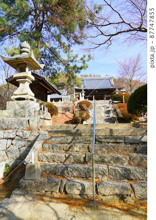 【瀬戸内三十三観音霊場】第十一番 明王寺の冬の参道14 岡山県岡山市東区 【瀬戸内三十三観音霊場】第十一番 明王寺の冬の参道14 岡山県岡山市東区 87747855