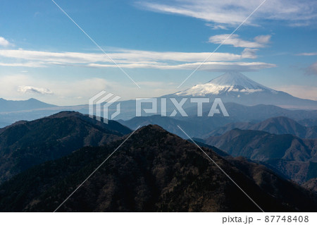鍋割山からの富士山と丹沢の山々 鍋割山からの富士山と丹沢の山々 87748408
