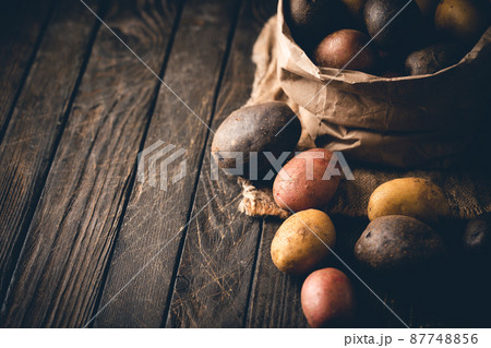 Various varieties of new potatoes 87748856