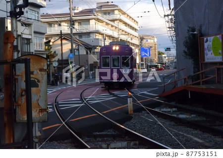 嵐電（京福電鉄嵐山線）蚕ノ社駅にて 87753151