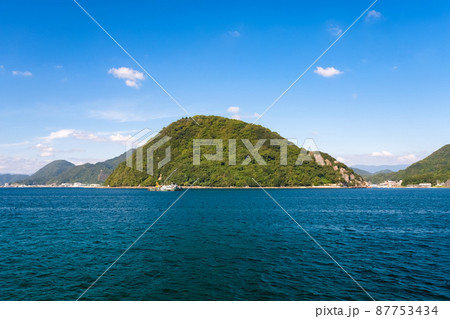 静岡県沼津市 内浦湾の風景（長井崎小中一貫学校入口、バスのりばから） 87753434