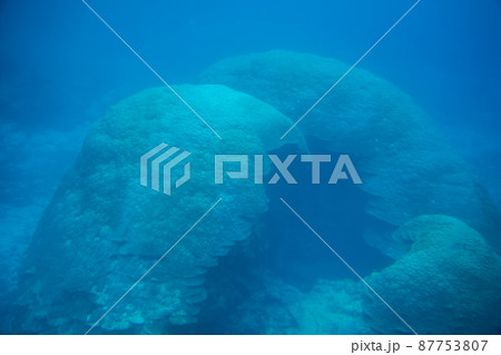 宮古島 水中観光船望む風景 87753807