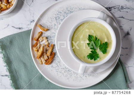 Broccoli puree soup with potatoes and cream. 87754268