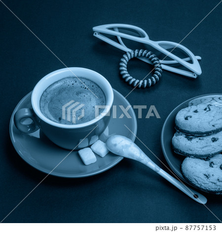 Coffee break during working day, creative people, advertising business concept 87757153