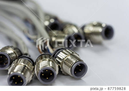 コネクターを取り付けた電線 87759828