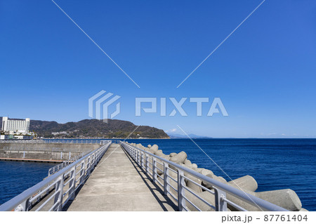 静岡県伊東市 伊東マリンタウン 伊東マリンロードの風景 静岡県伊東市 伊東マリンタウン 伊東マリンロードの風景 87761404