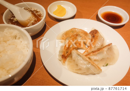焼ギョーザ定食 焼ギョーザ定食 87761714