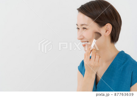 30代女性　ビューティー 87763639