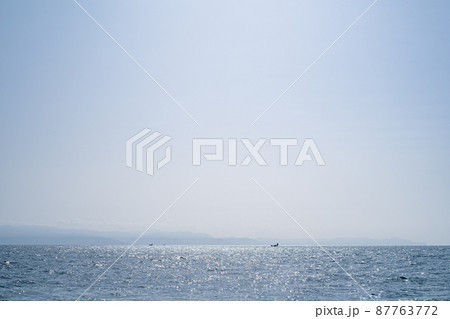 輝く海と伊豆半島 輝く海と伊豆半島 87763772