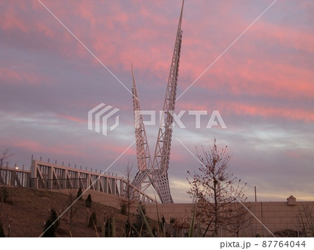 Sunset of the Skydance Bridge 87764044