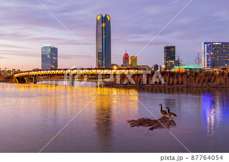 Sunset view of the Oklahoma skyline 87764054