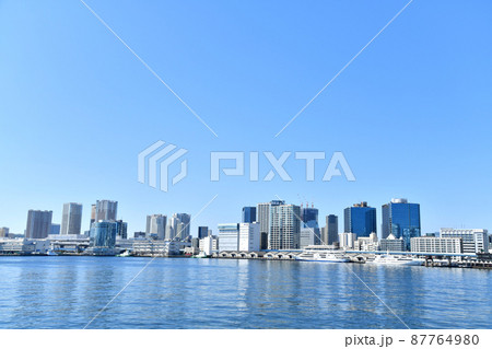 日の出桟橋方面を望む(東京都港区)【2022.2】 87764980