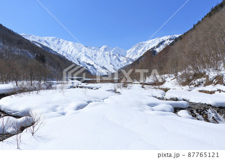 北アルプス後立山連峰　積雪期の不帰ノ嶮 87765121