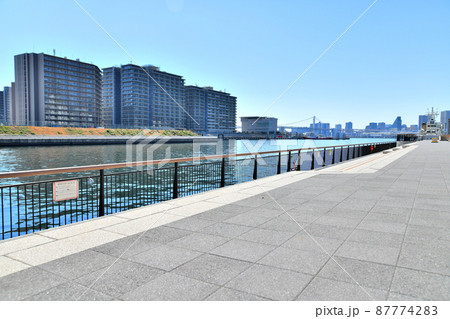 豊海運動公園よりレインボーブリッジ方面を望む(東京都港区)【2022.2】 豊海運動公園よりレインボーブリッジ方面を望む(東京都港区)【2022.2】 87774283