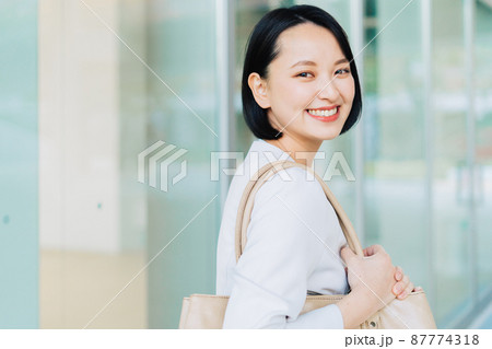 ビジネスウーマン 87774318