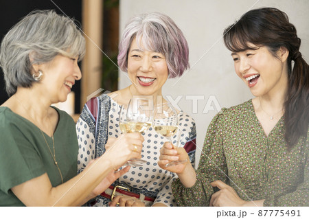 大人の女子会　イメージ 87775491