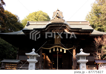 青梅駅近くにある住吉神社の拝殿（2） 87775827