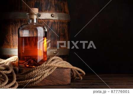 Whiskey bottle Whiskey bottle 87776001