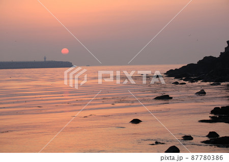 朝焼け 海 景色 87780386