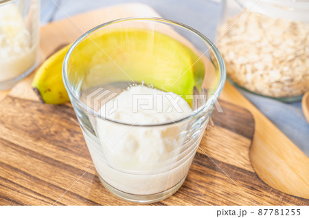 オーバーナイトオーツ作り 87781255