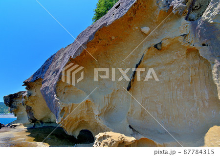 鬼ヶ城・七里御浜と水平線を一望する、見張りに適した鬼の見張り場・世界遺産・熊野・三重県熊野市(5) 鬼ヶ城・七里御浜と水平線を一望する、見張りに適した鬼の見張り場・世界遺産・熊野・三重県熊野市(5) 87784315