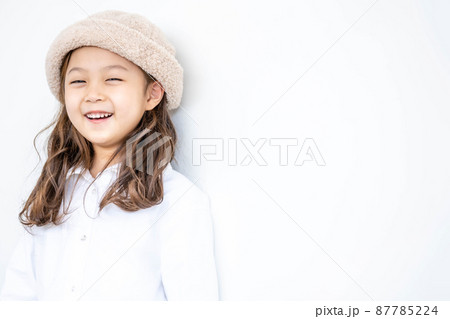 子供 女の子 女性 87785224